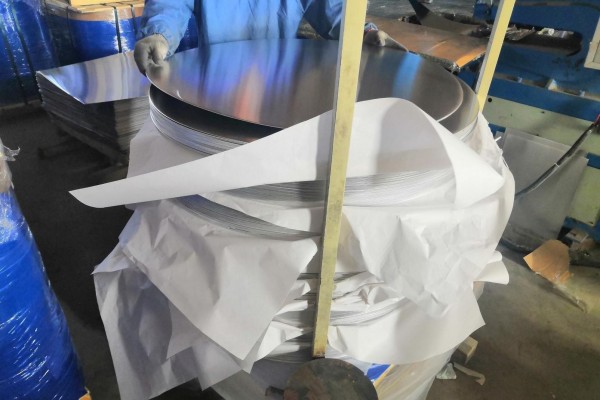 Gia công hoàn thiện miếng nhôm tròn